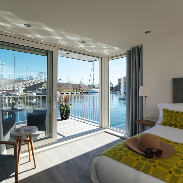 Floatel rooms at Tŷ Milford Waterfront