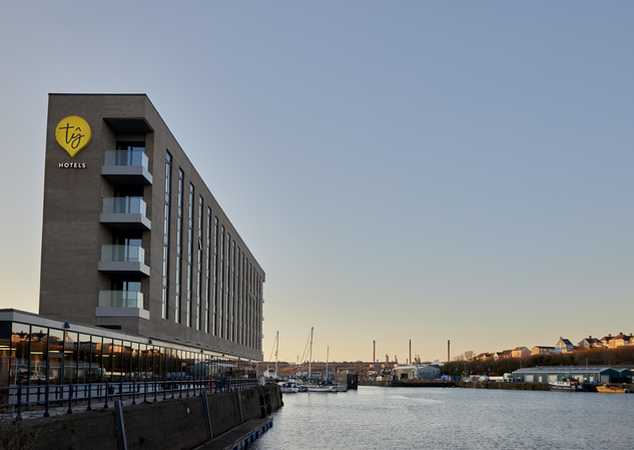 Ty Milford Waterfront Exterior