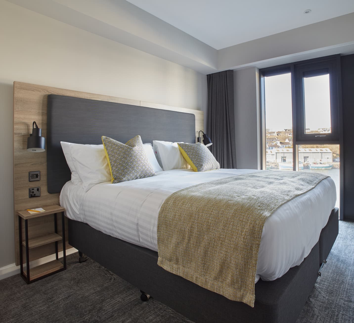 Tŷ Milford Waterfront Room