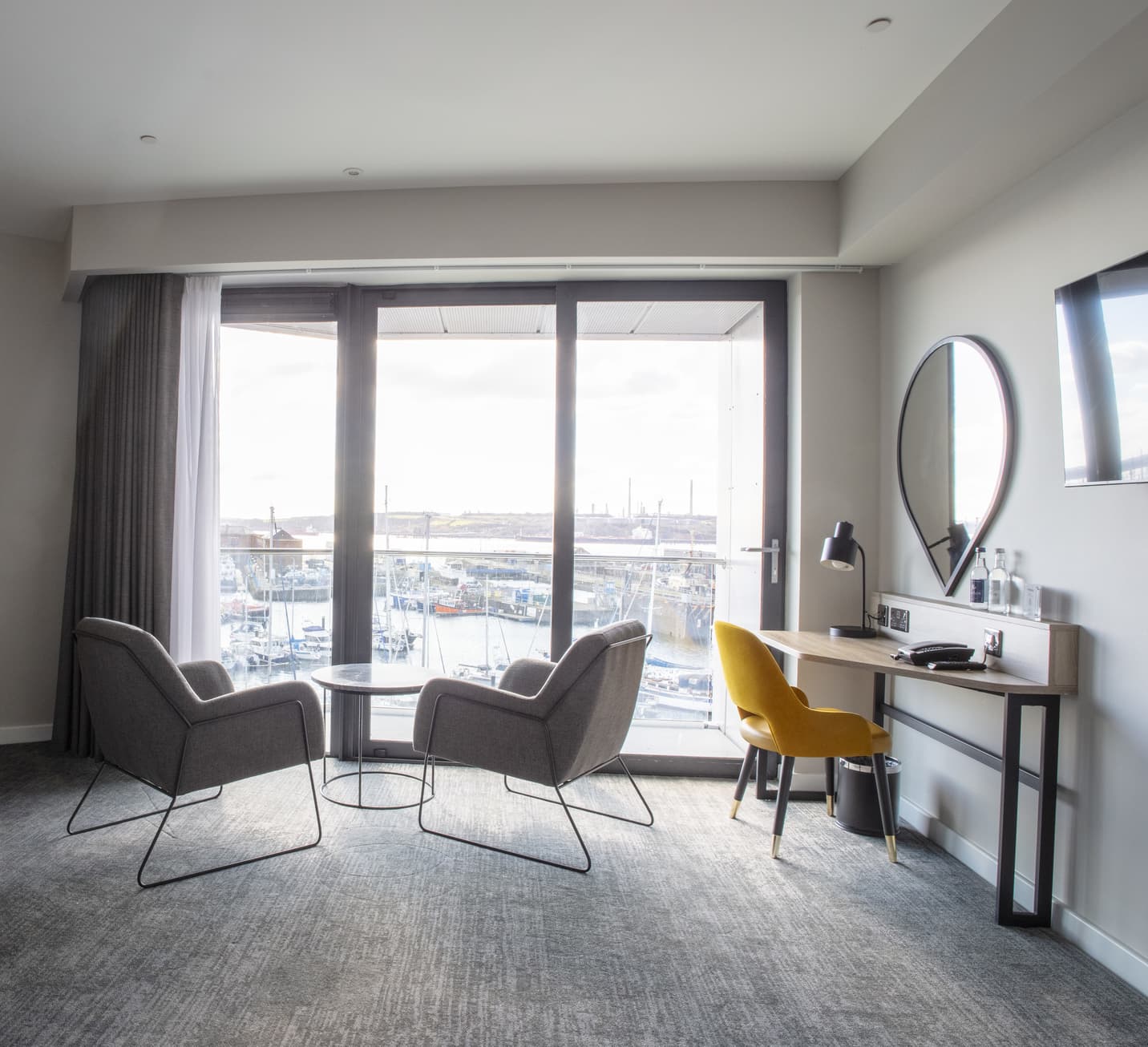Tŷ Milford Waterfront Room