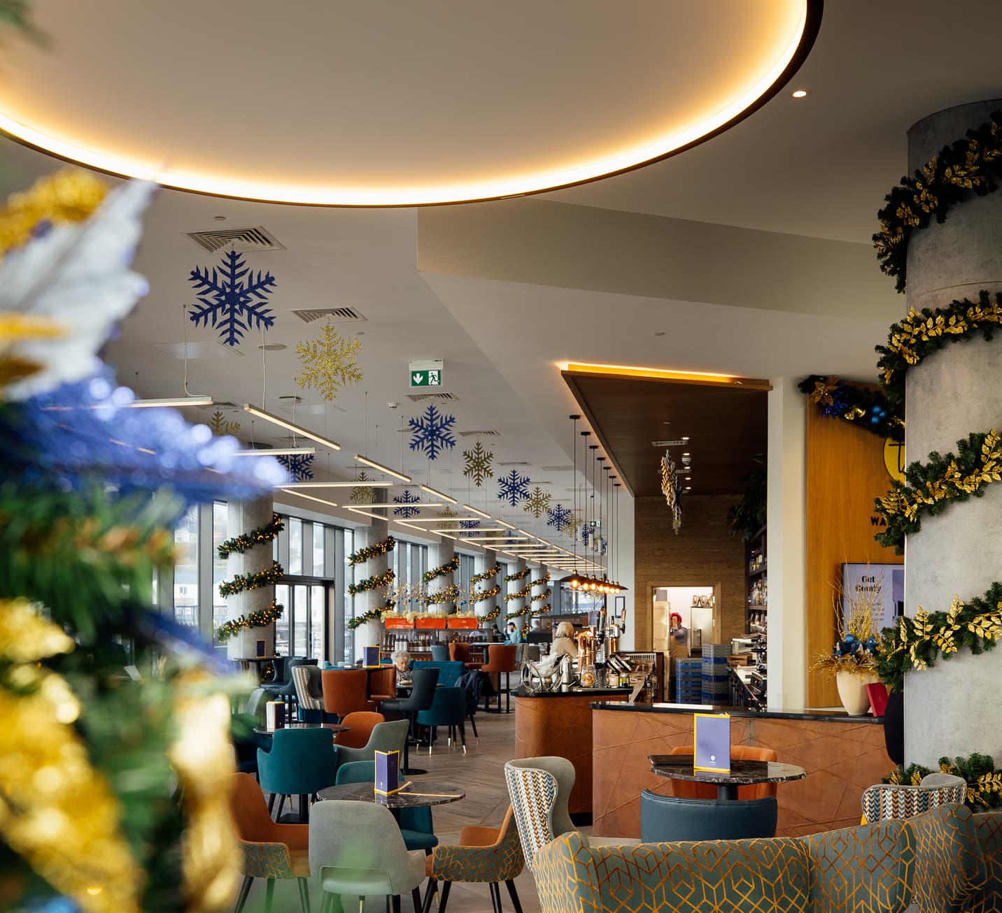 Festive Decor Bar