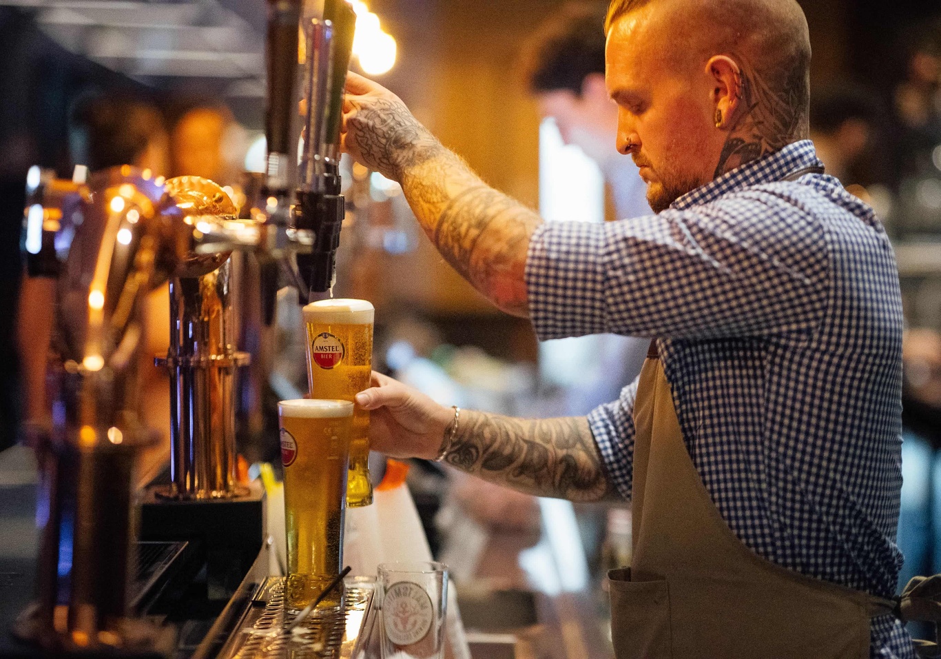 Dulse Bar LCR Event with Beer Pouring