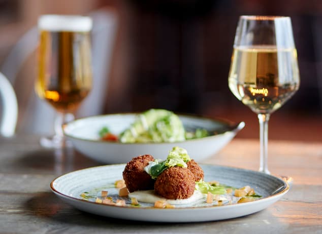 Sawyers Bar & Grill Dining