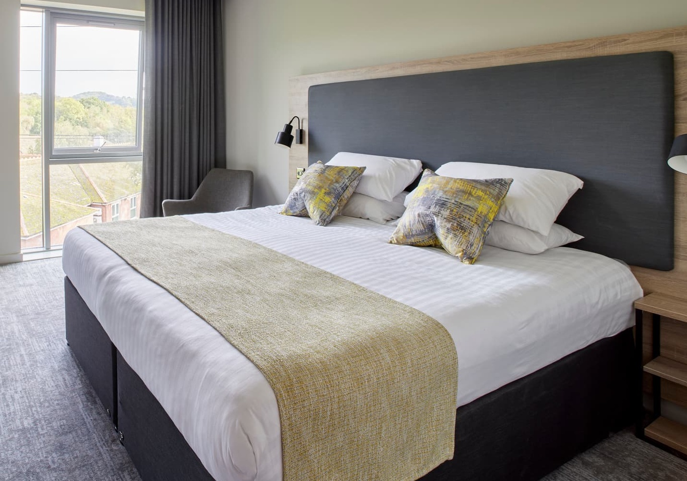 Tŷ Newport King Room