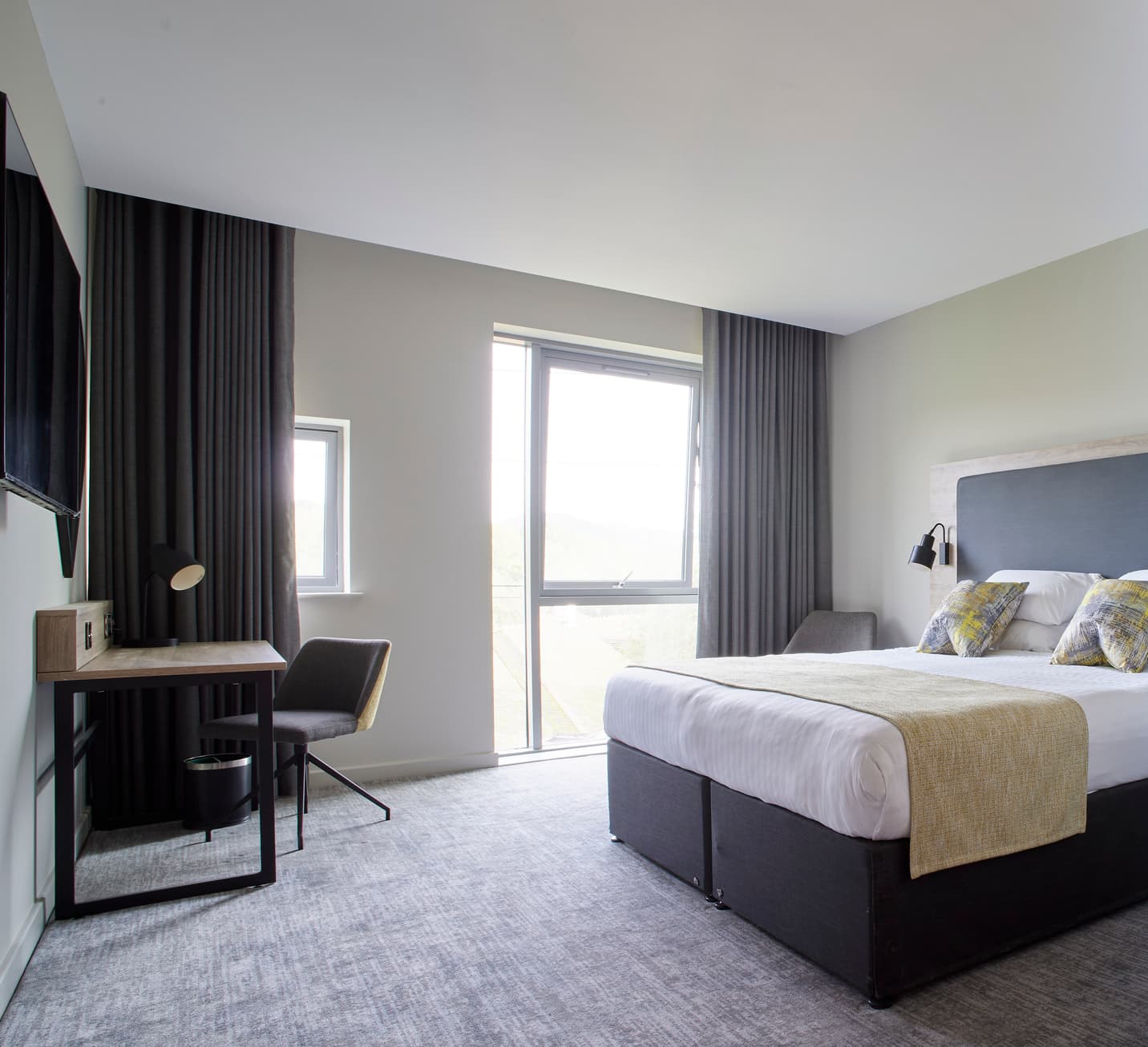 Tŷ Newport King Room