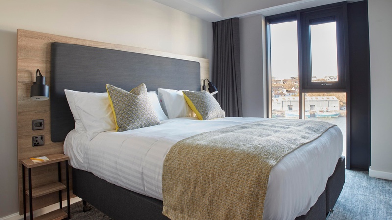 Ty Milford Waterfront King Room with Marina View