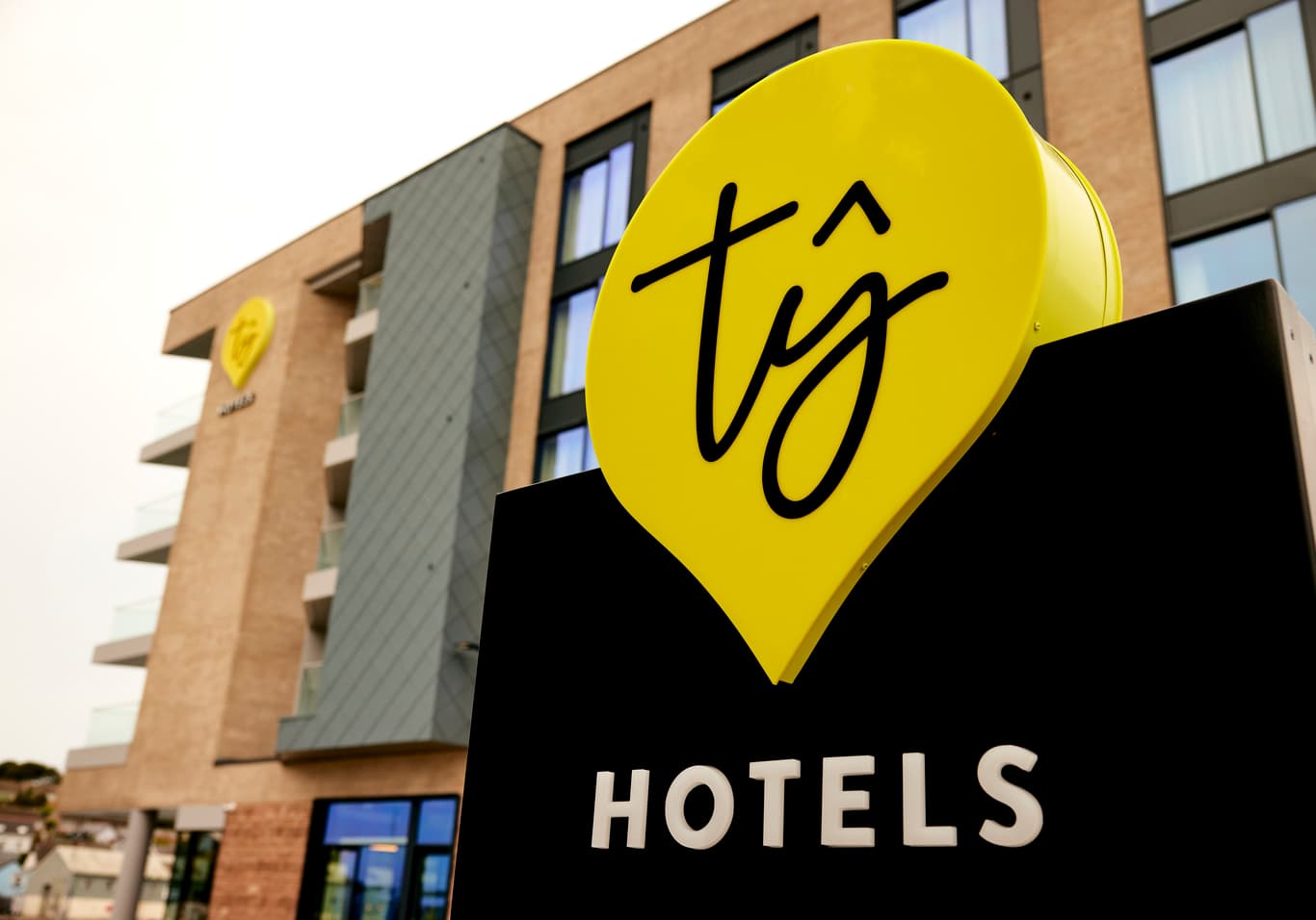 Tŷ Milford Waterfront Building Exterior